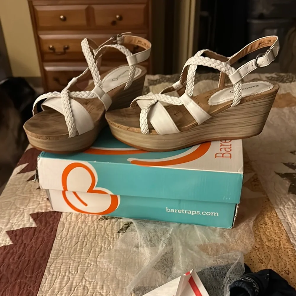 BareTraps Women's White Wedge Sandals - Picture 1 of 4